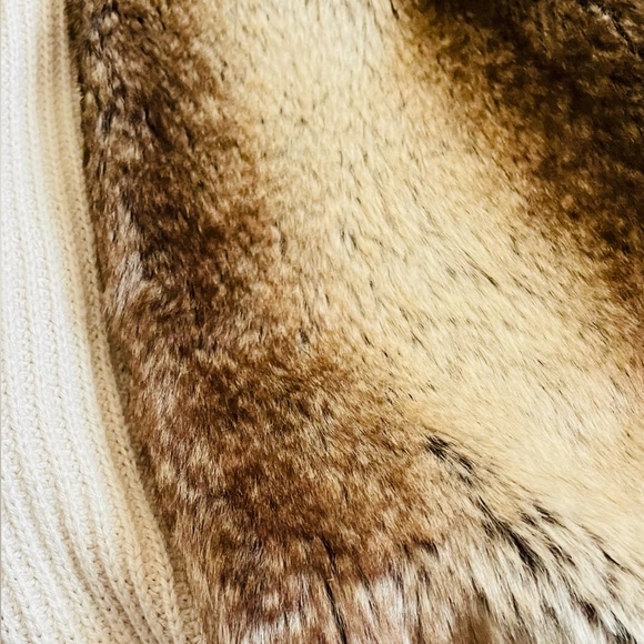 Beautiful Liz Claiborne brown fur vest - Picture 5 of 5